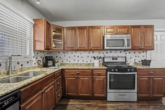 509 W Knoxville Street, Broken Arrow, OK 74012