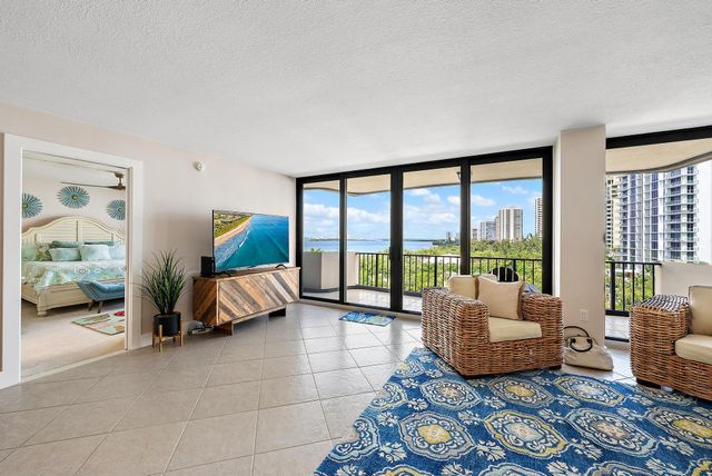 4200 N Ocean Drive 2-705, Singer Island, FL 33404