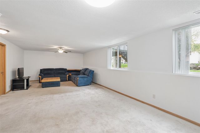 3806 NE Trilein Drive, Ankeny, IA 50021