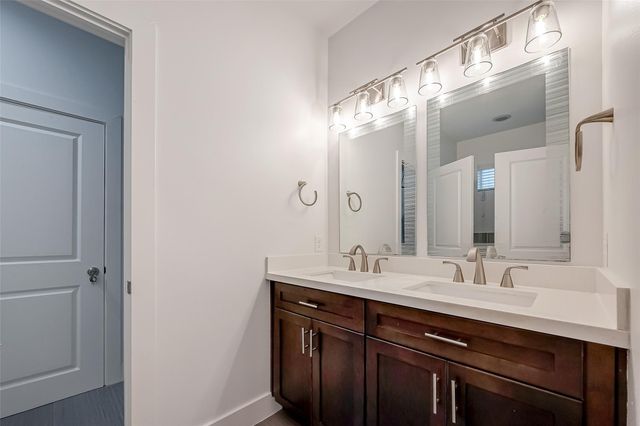 30 N Saint Charles Street, Houston, TX 77003