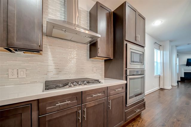 30 N Saint Charles Street, Houston, TX 77003