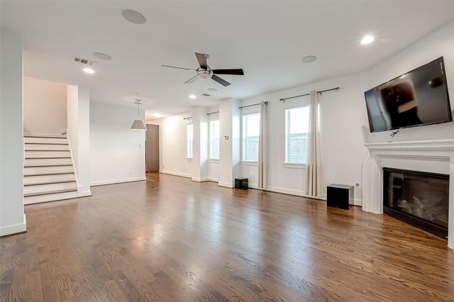 30 N Saint Charles Street, Houston, TX 77003