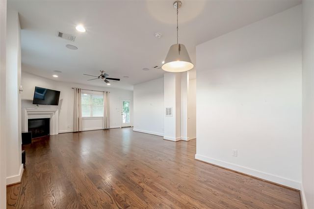 30 N Saint Charles Street, Houston, TX 77003