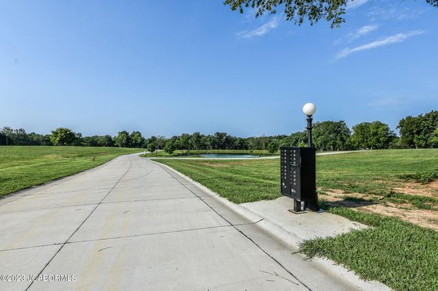2650 EAGLE VIEW SPUR, Holts Summit, MO 65043