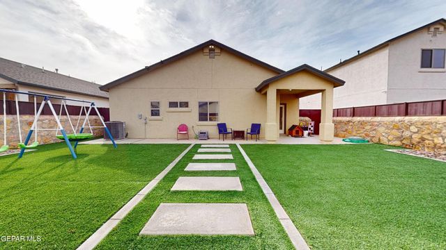 13949 Lago Vista Avenue, Horizon City, TX 79928