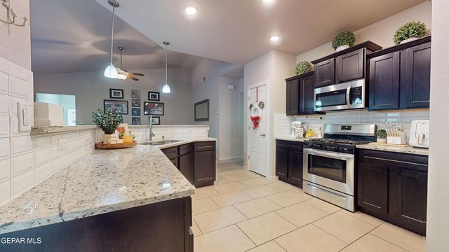 13949 Lago Vista Avenue, Horizon City, TX 79928