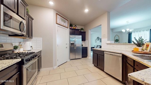 13949 Lago Vista Avenue, Horizon City, TX 79928