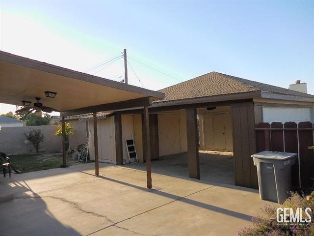 1510 14th Avenue, Delano, CA 93215