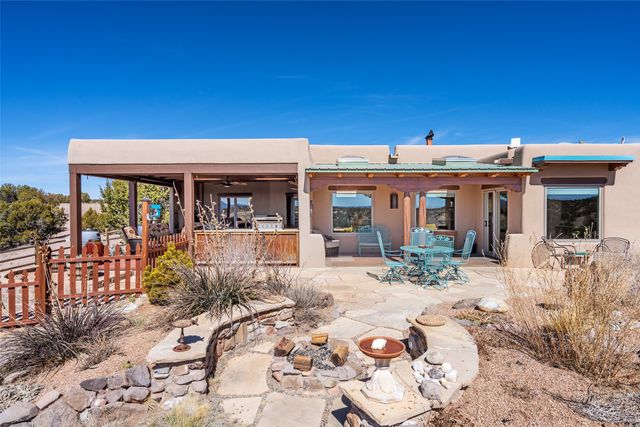 46 Little Bluestem, Santa Fe, NM 87508