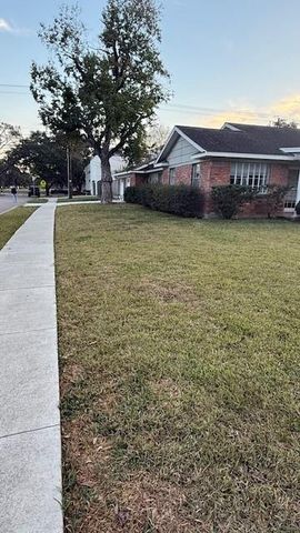 5147 Jackwood Street, Houston, TX 77096