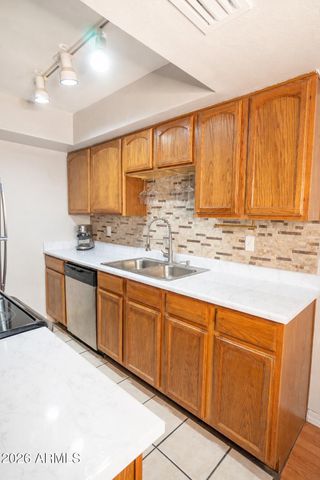 286 W PALOMINO Drive 99, Chandler, AZ 85225