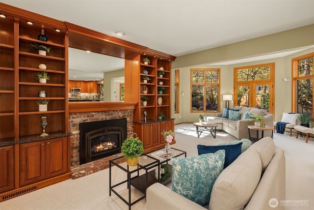 635 Kalmia Ct NW, Issaquah, WA 98027