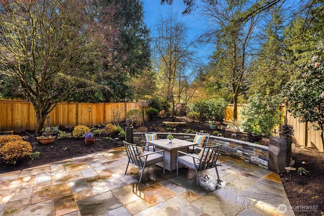 635 Kalmia Ct NW, Issaquah, WA 98027