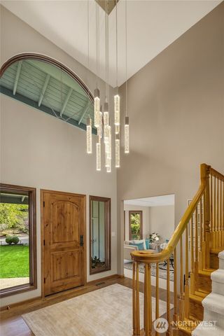 635 Kalmia Ct NW, Issaquah, WA 98027