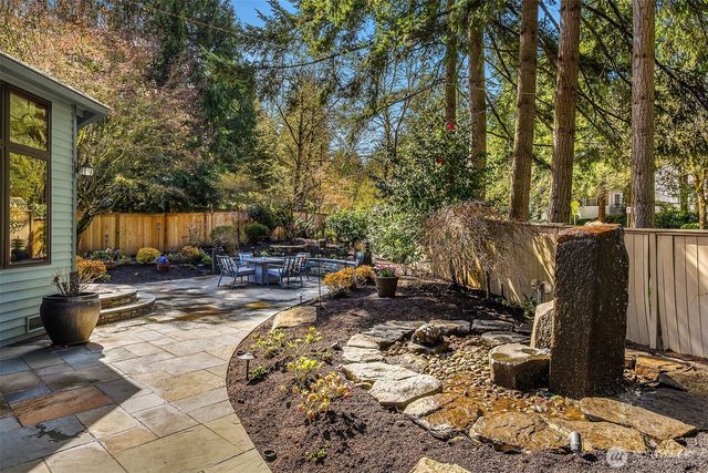 635 Kalmia Ct NW, Issaquah, WA 98027