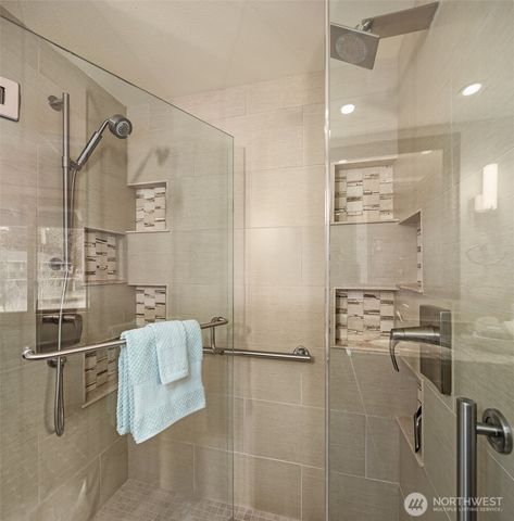 635 Kalmia Ct NW, Issaquah, WA 98027