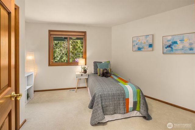 635 Kalmia Ct NW, Issaquah, WA 98027