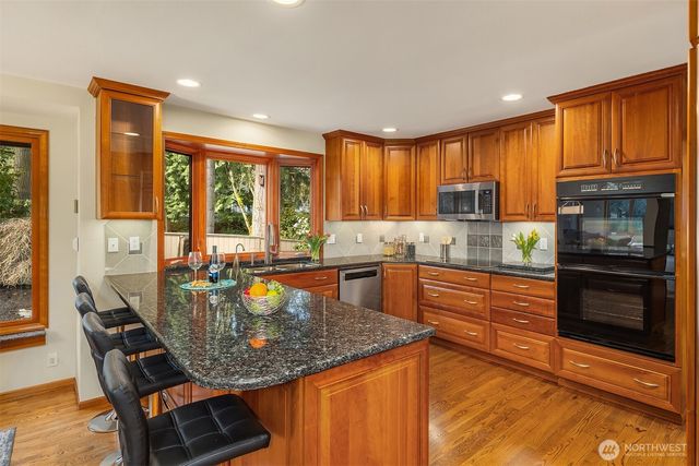 635 Kalmia Ct NW, Issaquah, WA 98027