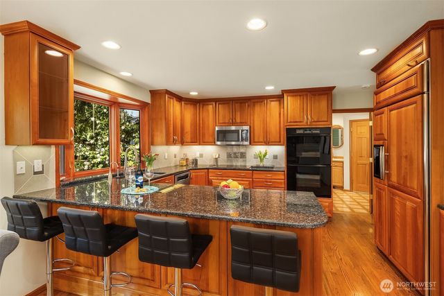 635 Kalmia Ct NW, Issaquah, WA 98027