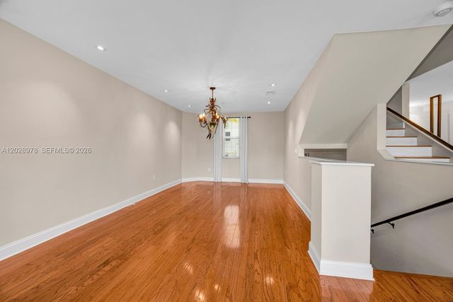 5801 SW 74th Ter 3, South Miami, FL 33143