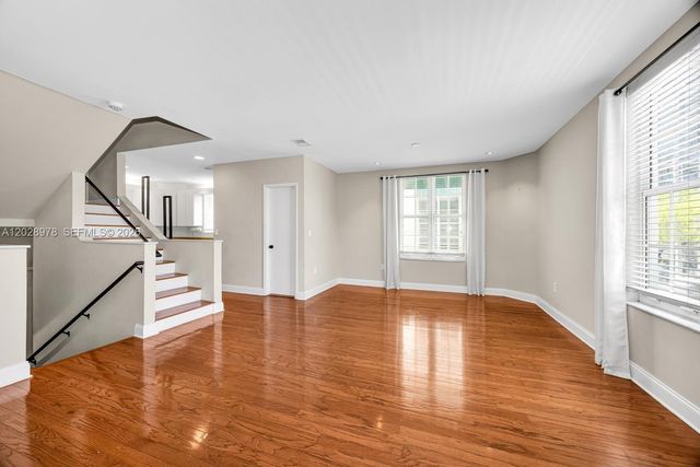 5801 SW 74th Ter 3, South Miami, FL 33143