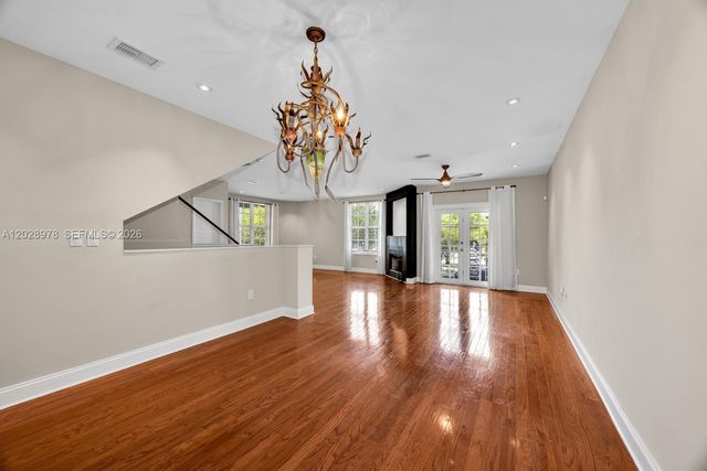 5801 SW 74th Ter 3, South Miami, FL 33143