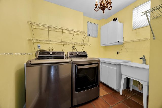 5801 SW 74th Ter 3, South Miami, FL 33143