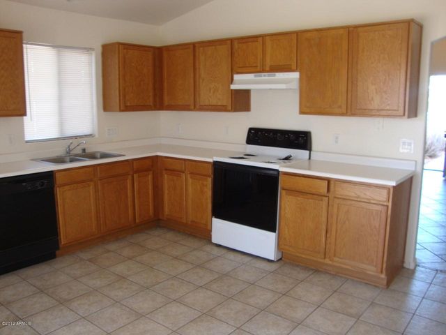 11202 W Turney Avenue, Phoenix, AZ 85037