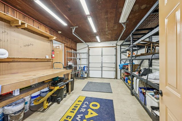 94 Lake View Drive, Huntsville, TX 77320