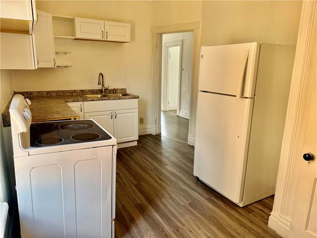 217 E Lincoln Ave, New Castle, PA 16101