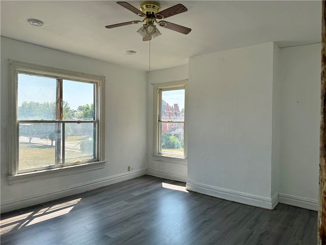 217 E Lincoln Ave, New Castle, PA 16101