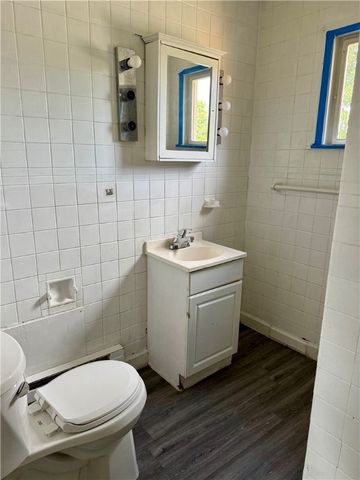 217 E Lincoln Ave, New Castle, PA 16101