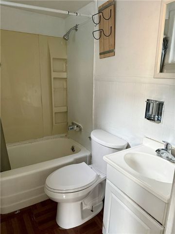 217 E Lincoln Ave, New Castle, PA 16101