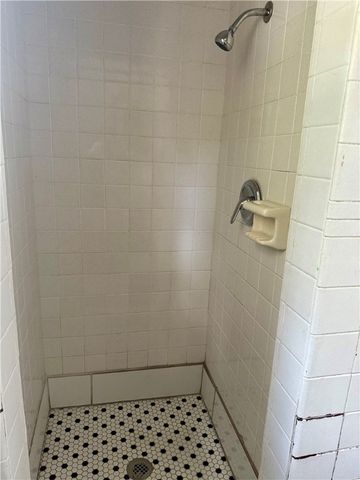 217 E Lincoln Ave, New Castle, PA 16101