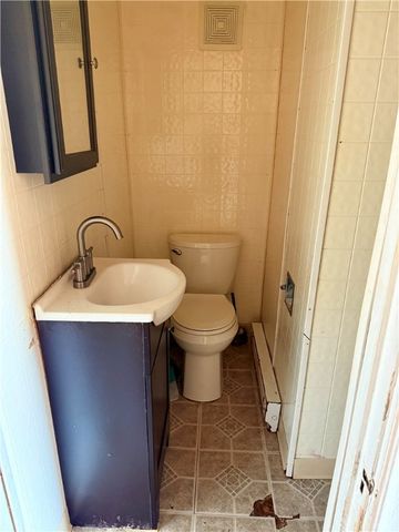 217 E Lincoln Ave, New Castle, PA 16101