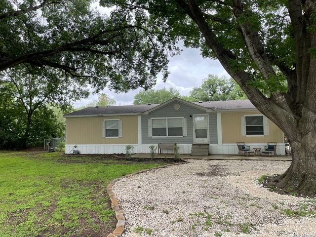 321 Elm Dr., Mcqueeney, TX 78123