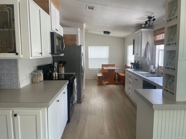 321 Elm Dr., Mcqueeney, TX 78123