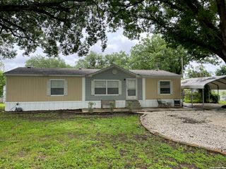 321 Elm Dr., Mcqueeney, TX 78123
