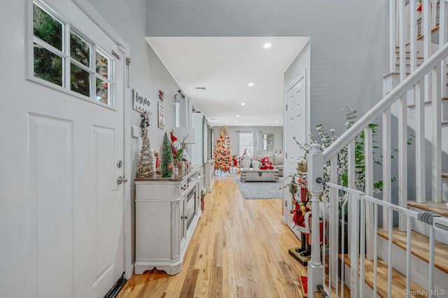 50 Verazzano Avenue, Copiague, NY 11726