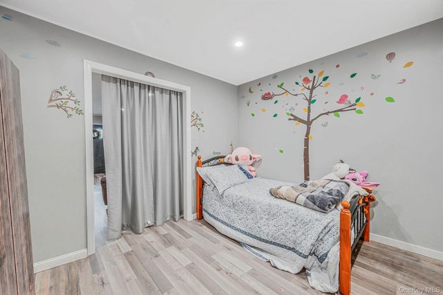 50 Verazzano Avenue, Copiague, NY 11726