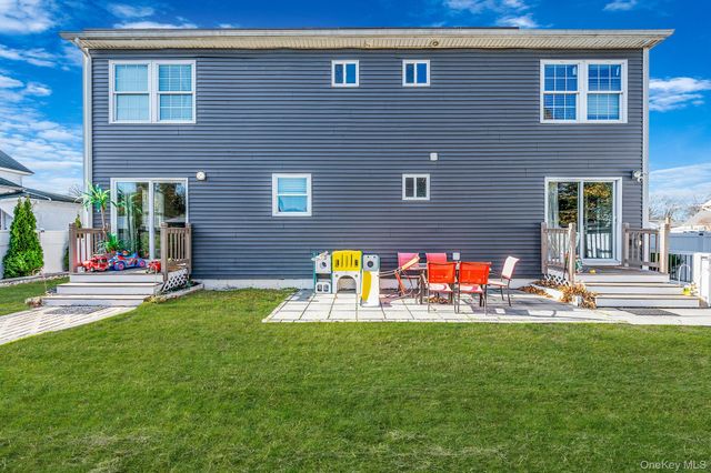 50 Verazzano Avenue, Copiague, NY 11726