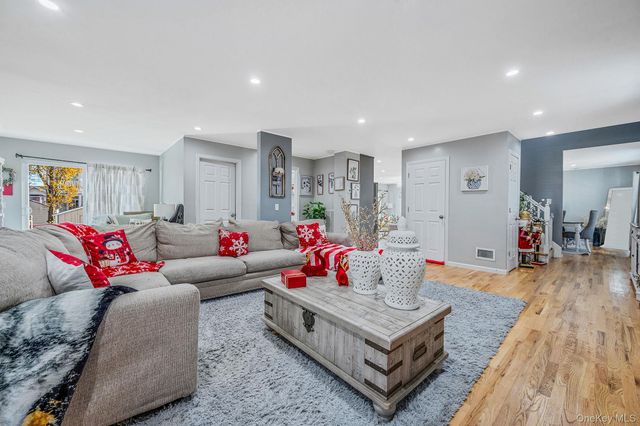 50 Verazzano Avenue, Copiague, NY 11726