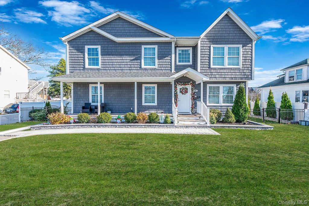 50 Verazzano Avenue, Copiague, NY 11726