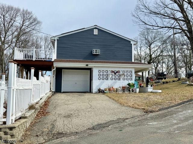 21 Normandy Circle, Hopatcong Boro, NJ 07843
