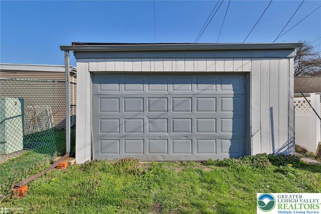 319 Chestnut Street, Slatington Boro, PA 18080
