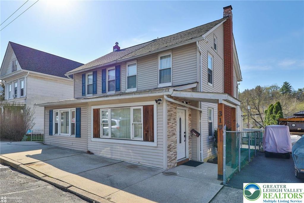319 Chestnut Street, Slatington Boro, PA 18080