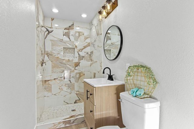 15529 Pine Street, Santa Fe, TX 77517