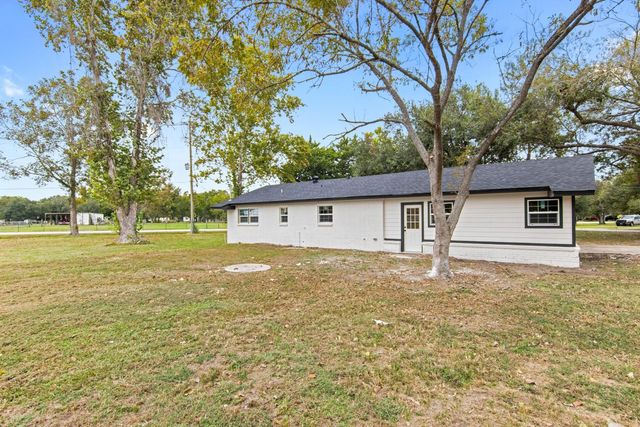 15529 Pine Street, Santa Fe, TX 77517