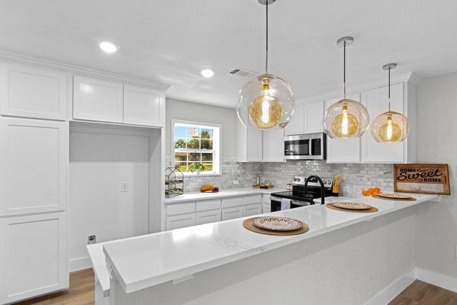 15529 Pine Street, Santa Fe, TX 77517