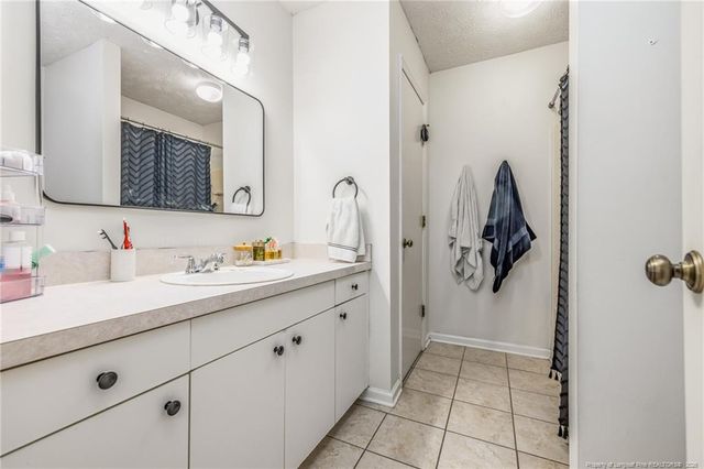 335 Woodberry Circle, Raeford, NC 28376